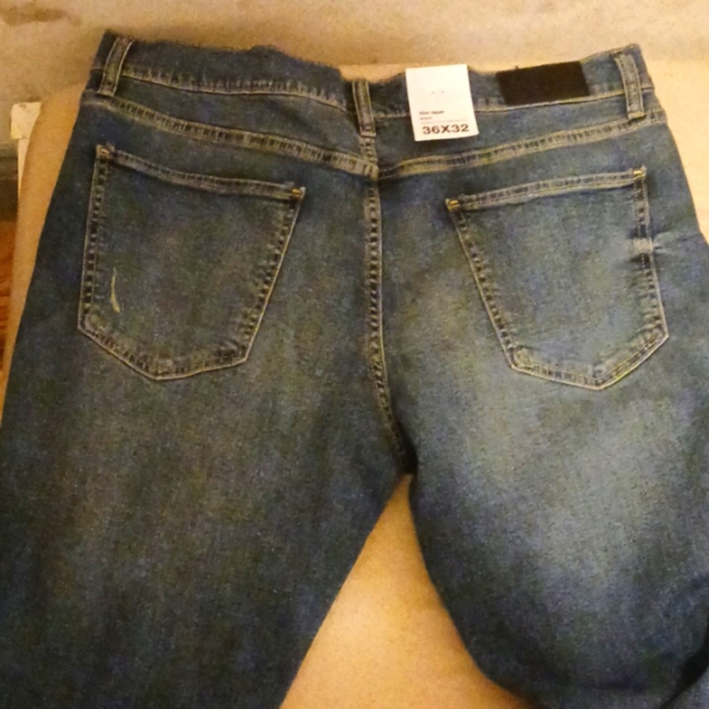 Men Ripped Jeans - Picture 2 of 3